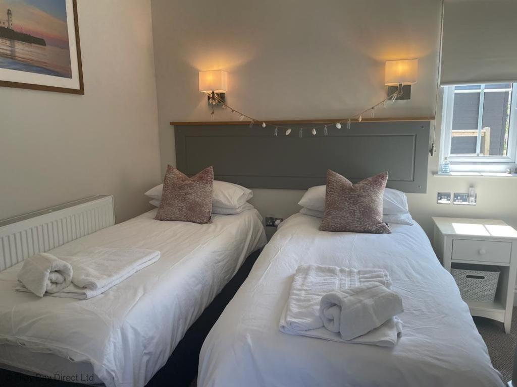 Lakeside Retreat At The Bay Filey, Sleeps 4, 2 Non-Shedding Dogs Welcome For Free Exterior photo